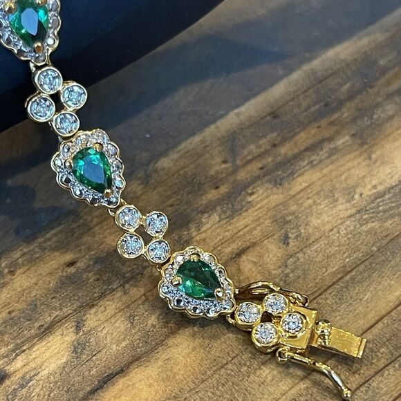 Jacqueline Kennedy Camrose & Kross JBK Gold Tone & Faux Emerald Bracelet 8” Box - Picture 5 of 11